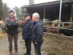 Ludger Strotdreees, organic farmer, discussing with Gérard and Dominique